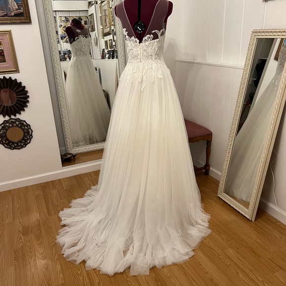 BNWT Nouvelle AMSALE, Adelaide, wedding dress, sz6 - Picture 5 of 13